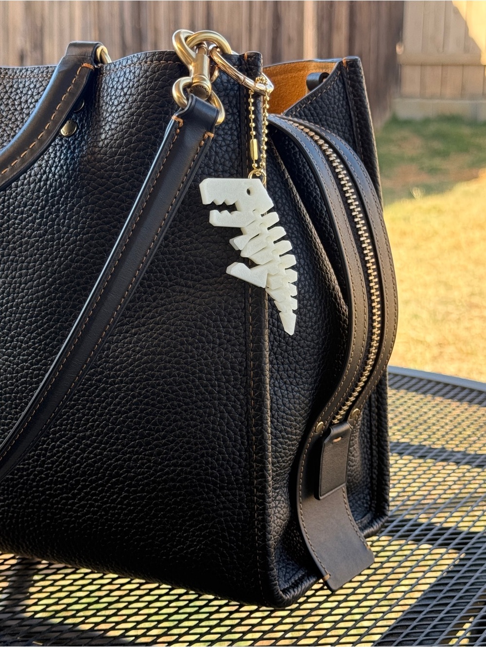 Flexy Sexy Rexy Dinosaur T-Rex Glown In The Dark Keychain Ball Chain Bag Charm